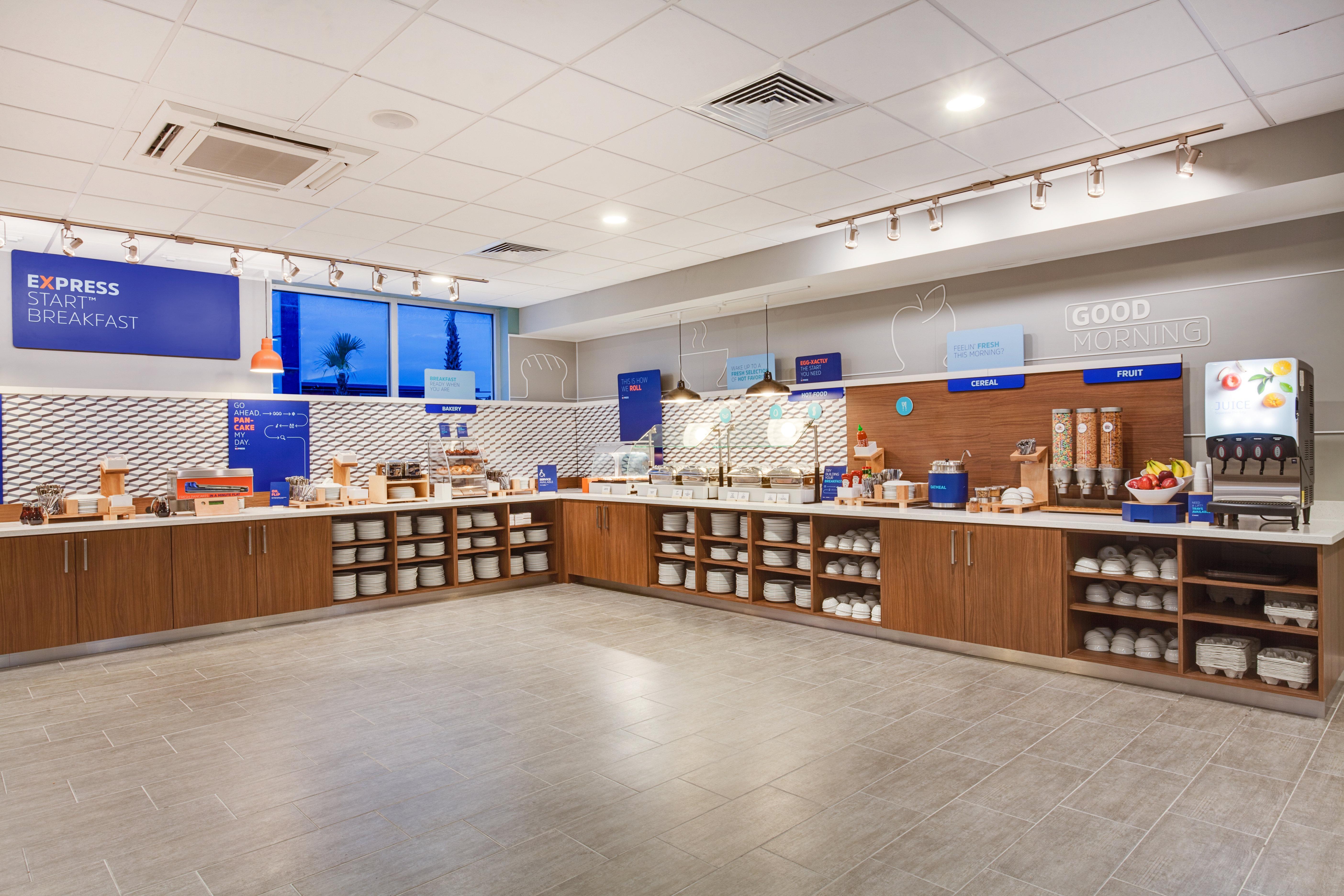 Holiday Inn Express & Suites Panama City Beach Beachfront By Ihg Экстерьер фото