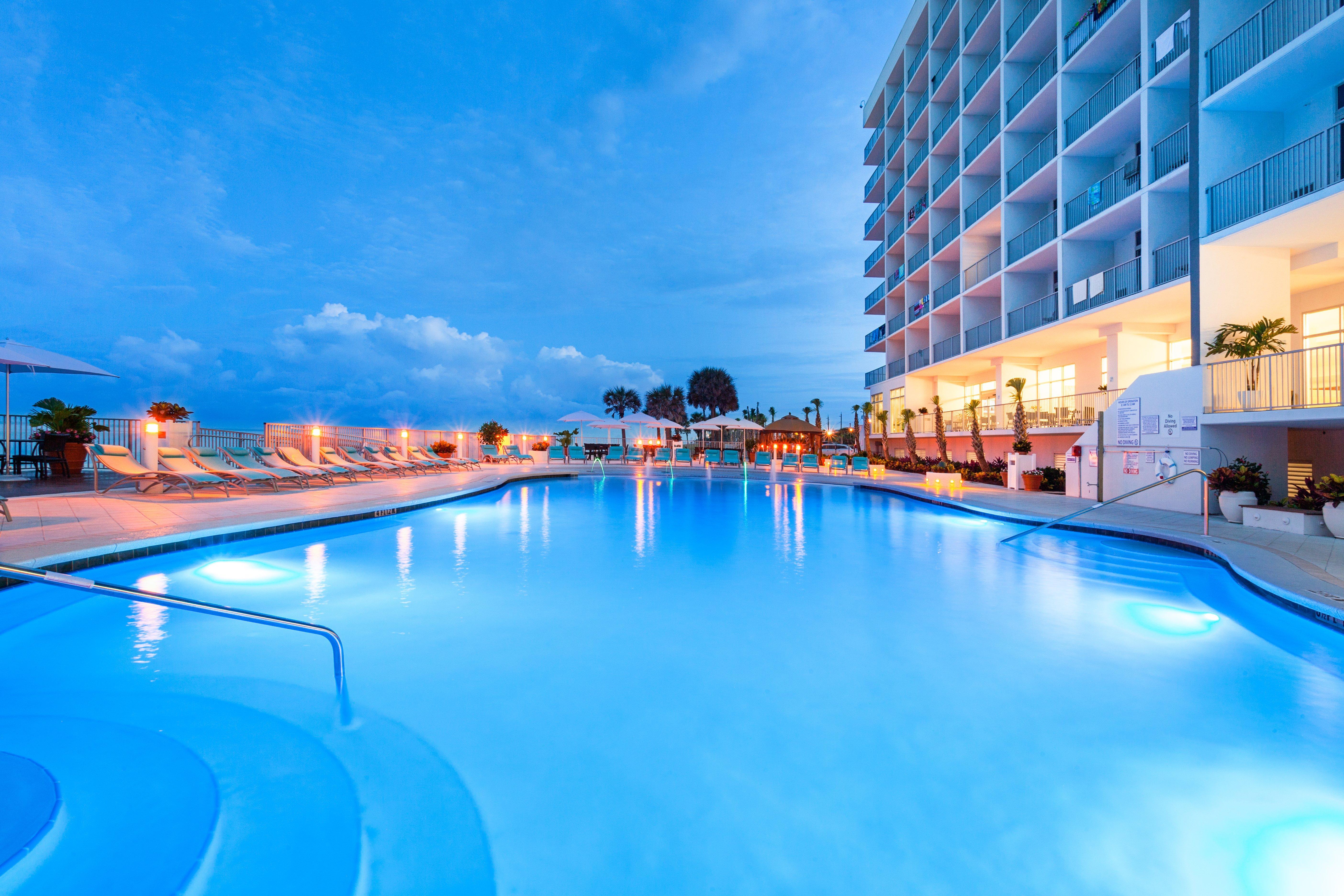 Holiday Inn Express & Suites Panama City Beach Beachfront By Ihg Экстерьер фото