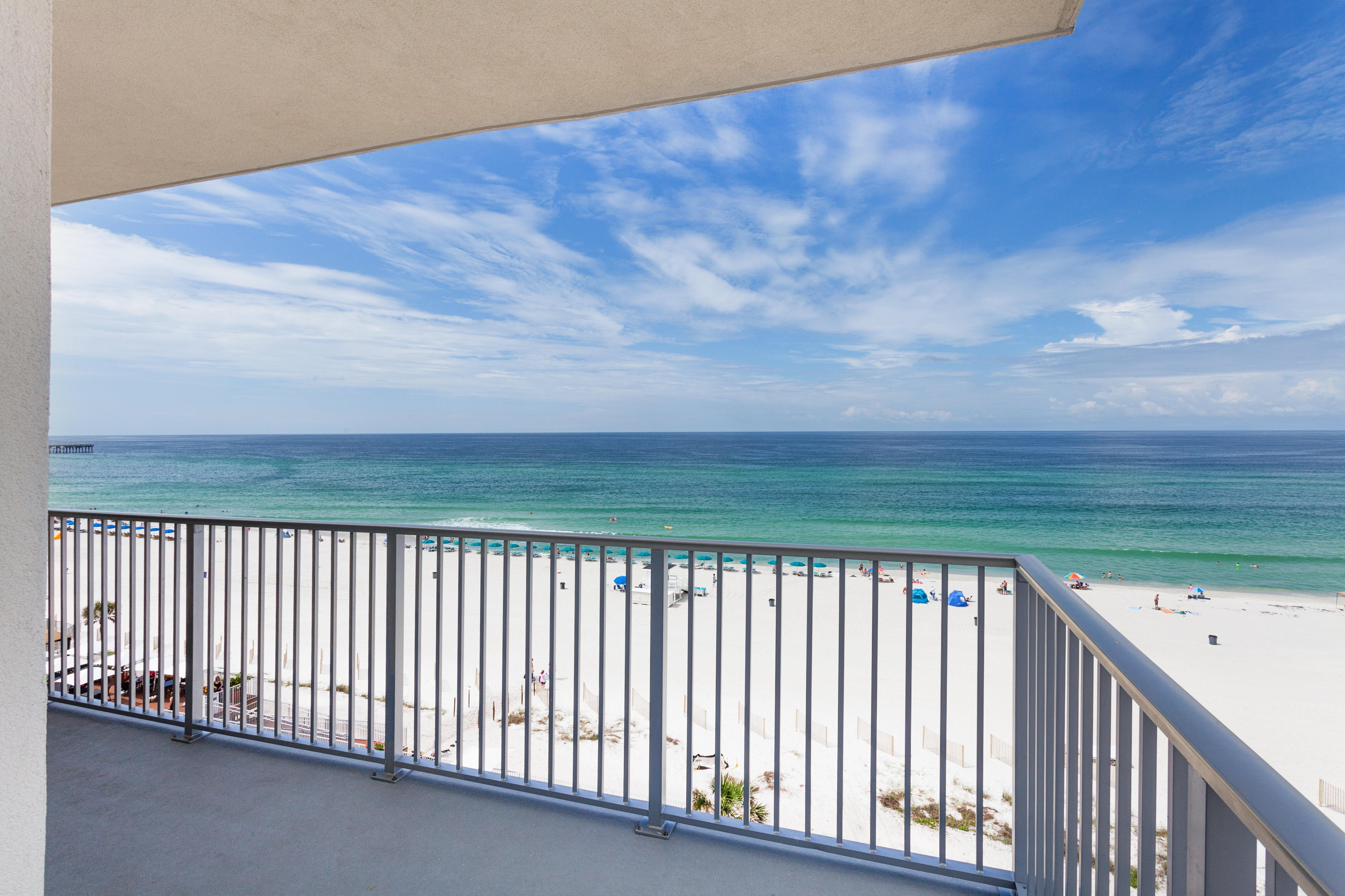 Holiday Inn Express & Suites Panama City Beach Beachfront By Ihg Экстерьер фото