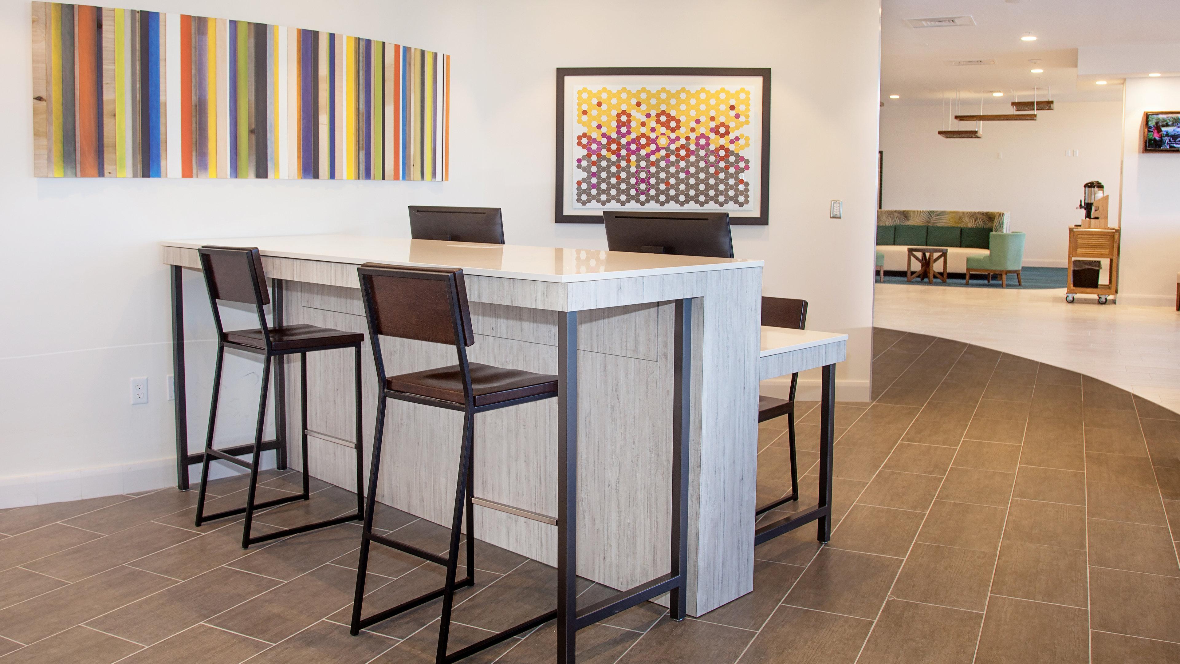 Holiday Inn Express & Suites Panama City Beach Beachfront By Ihg Экстерьер фото
