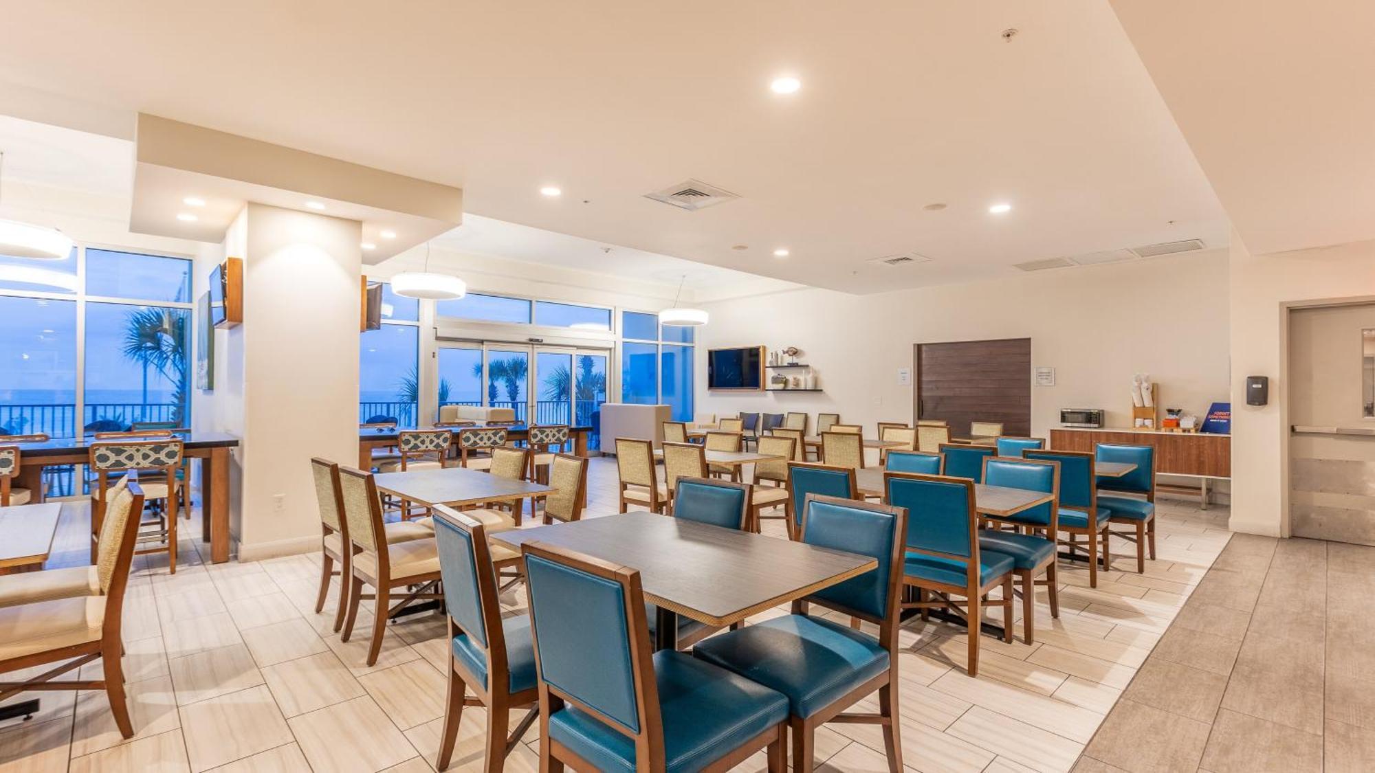 Holiday Inn Express & Suites Panama City Beach Beachfront By Ihg Экстерьер фото